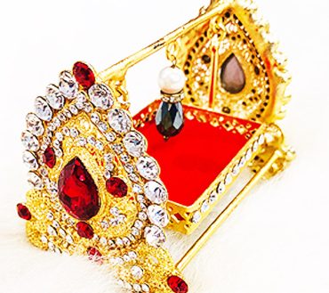 Kashi Jhoolah With Red & Zircon Stone Work