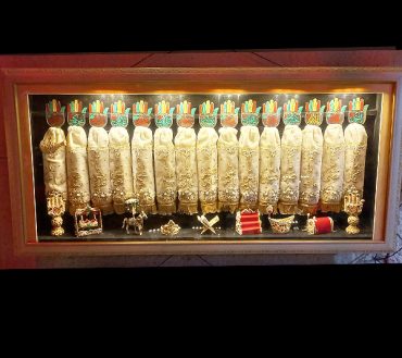 14 Masomeen Frames Off White